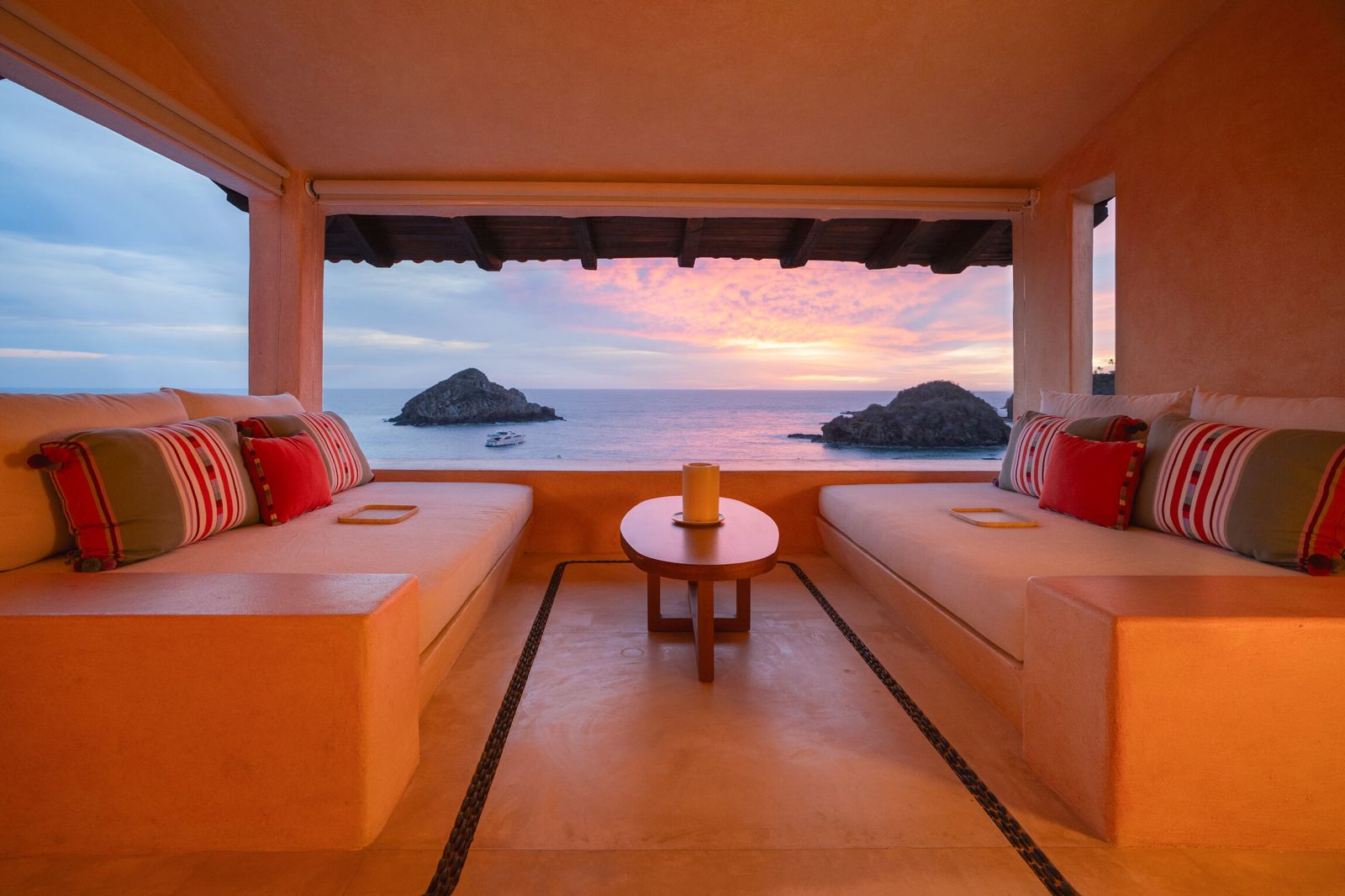 Terrace at sunset over the Pacific, Casita La Mandarina
