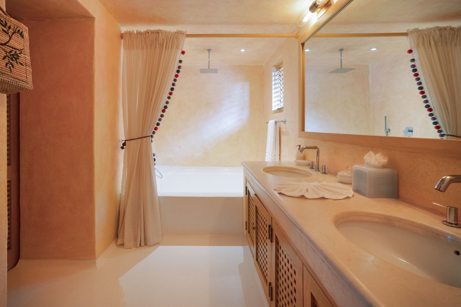 Main bathroom